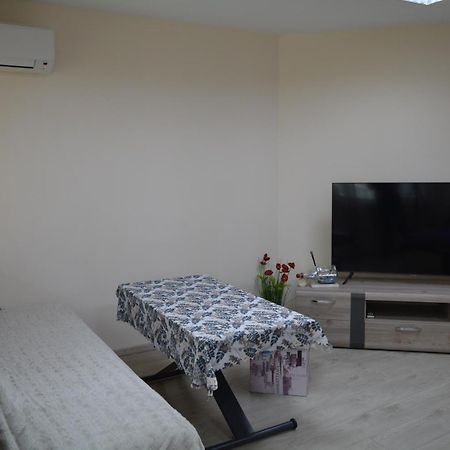 City Center Apartment With A Backyard Burgasz Kültér fotó