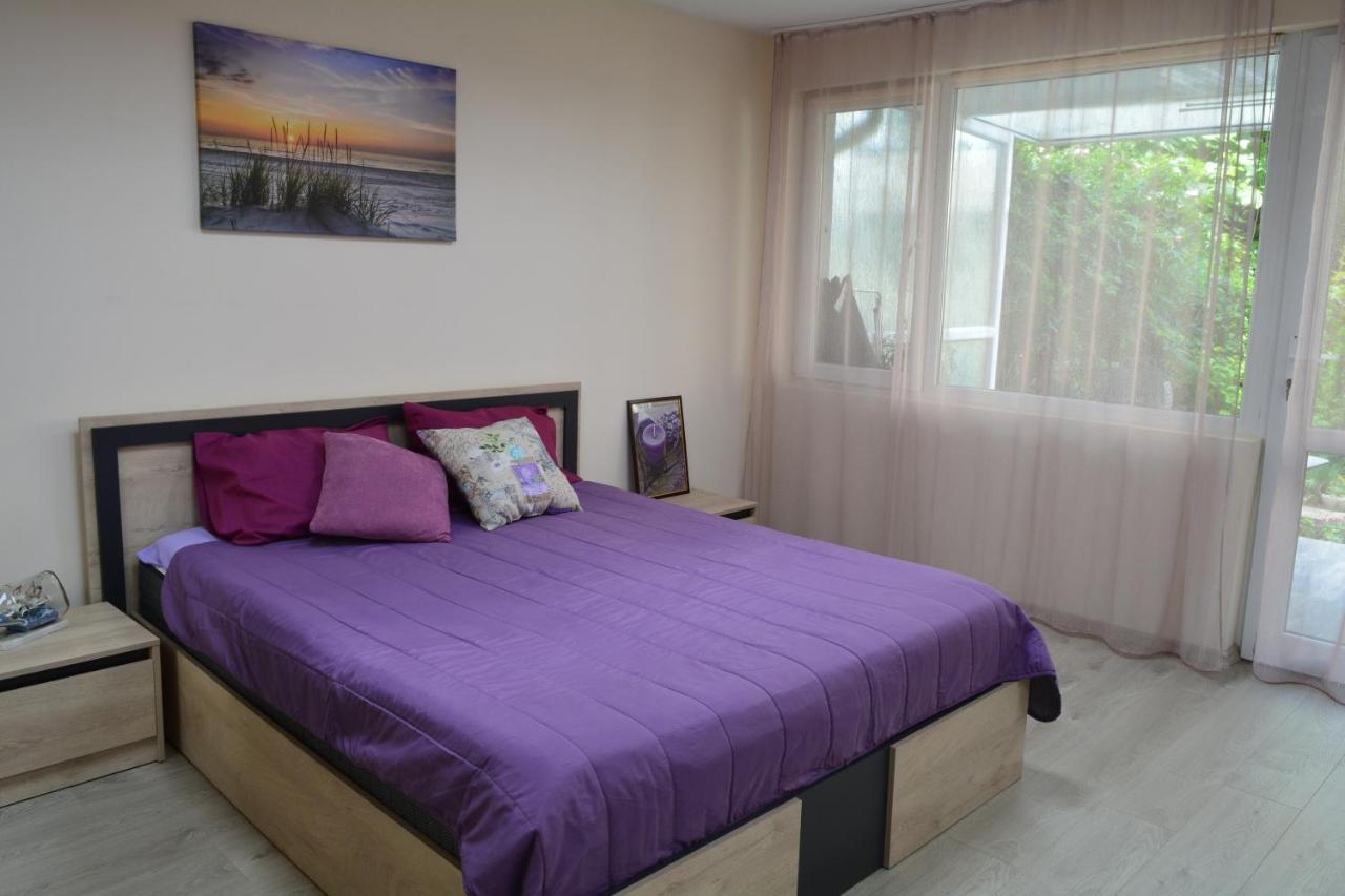 City Center Apartment With A Backyard Burgasz Kültér fotó